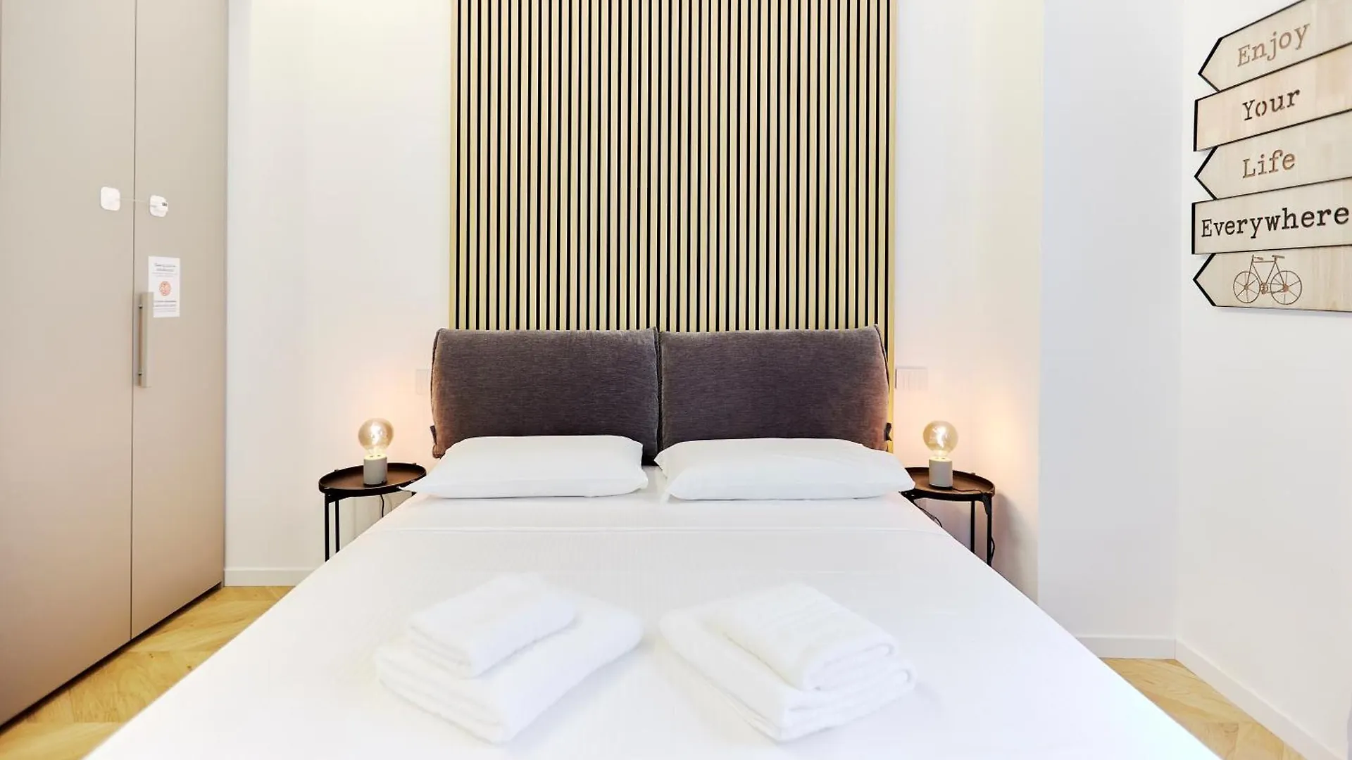 Duomo Cityview Grand Suites Milán 0*,